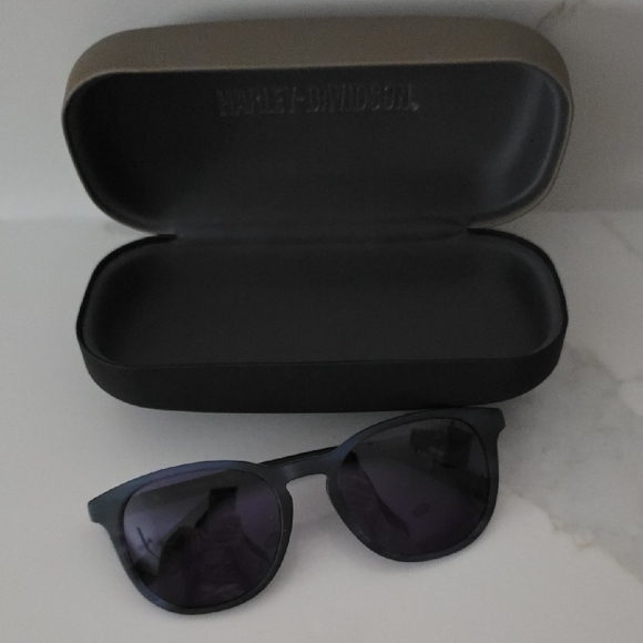 NWOT Men's Blue Harley-Davidson Sunglasses with Case - Picture 9 of 9